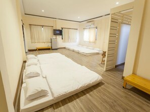 Standard For 8 People | Free WiFi - Ozone Health Resort (Pak Chong)