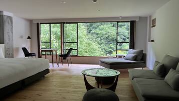 Kamar Double atau Twin, Bebas Asap Rokok (ZEN - TAKI) | Seprai premium, minibar, dan brankas