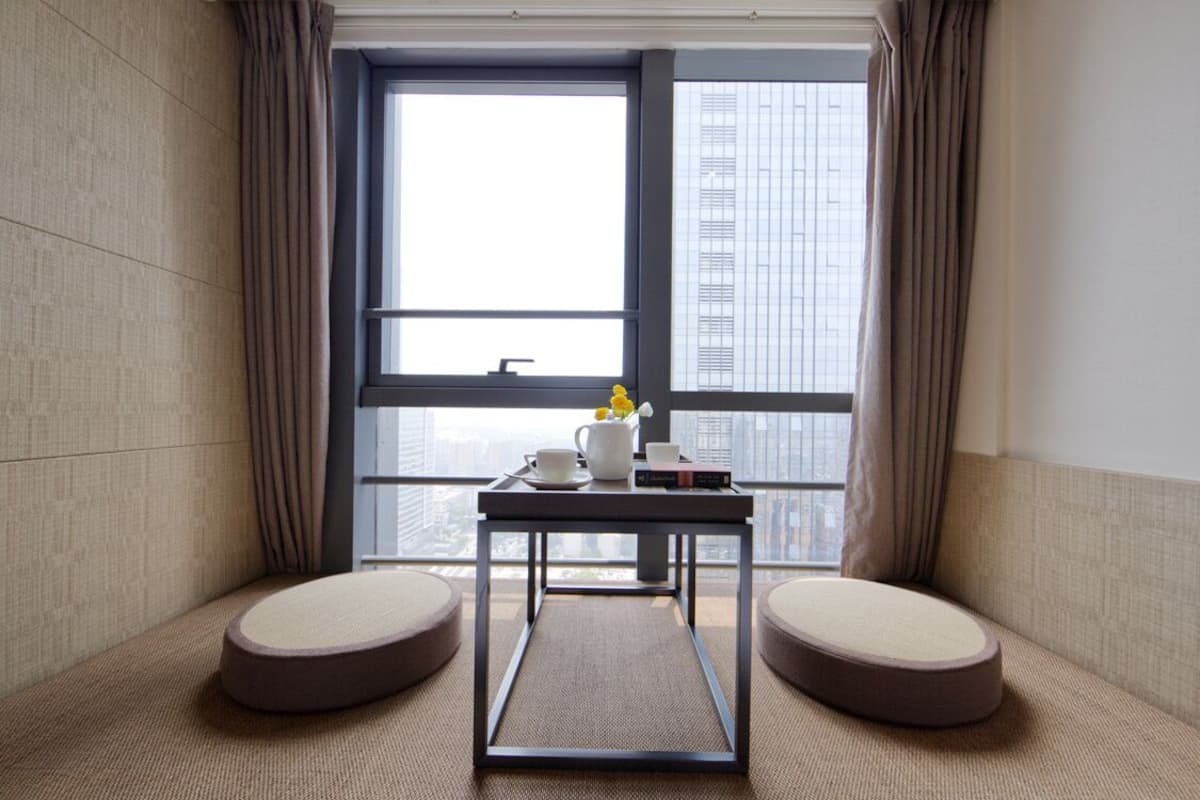 Superior single room | Living area | 53-inch LCD TV with cable channels, TV