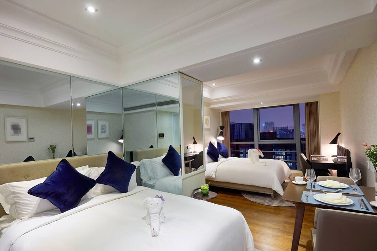 in-room safe, individually decorated, individually furnished, desk