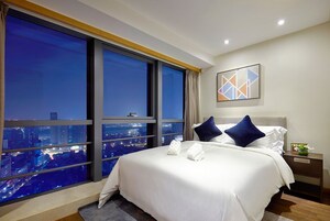 デラックス アパートメント 2 ベッドルーム | セーフティボックス (室内)、客室ごとに異なる装飾、客室ごとに異なるインテリア、デスク