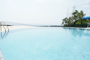 Utomhuspool