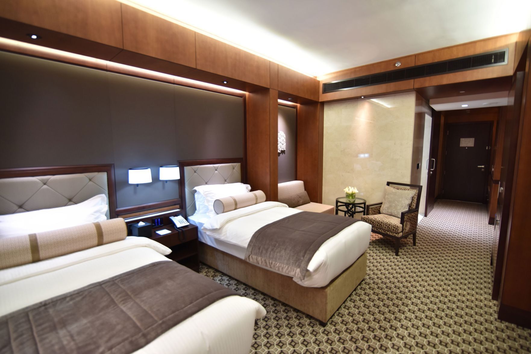 Premium bedding, in-room safe, desk, laptop workspace