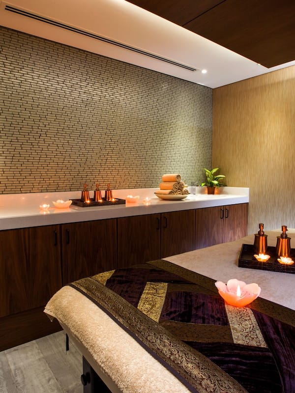 Couples treatment rooms, sauna, steam room, body treatments