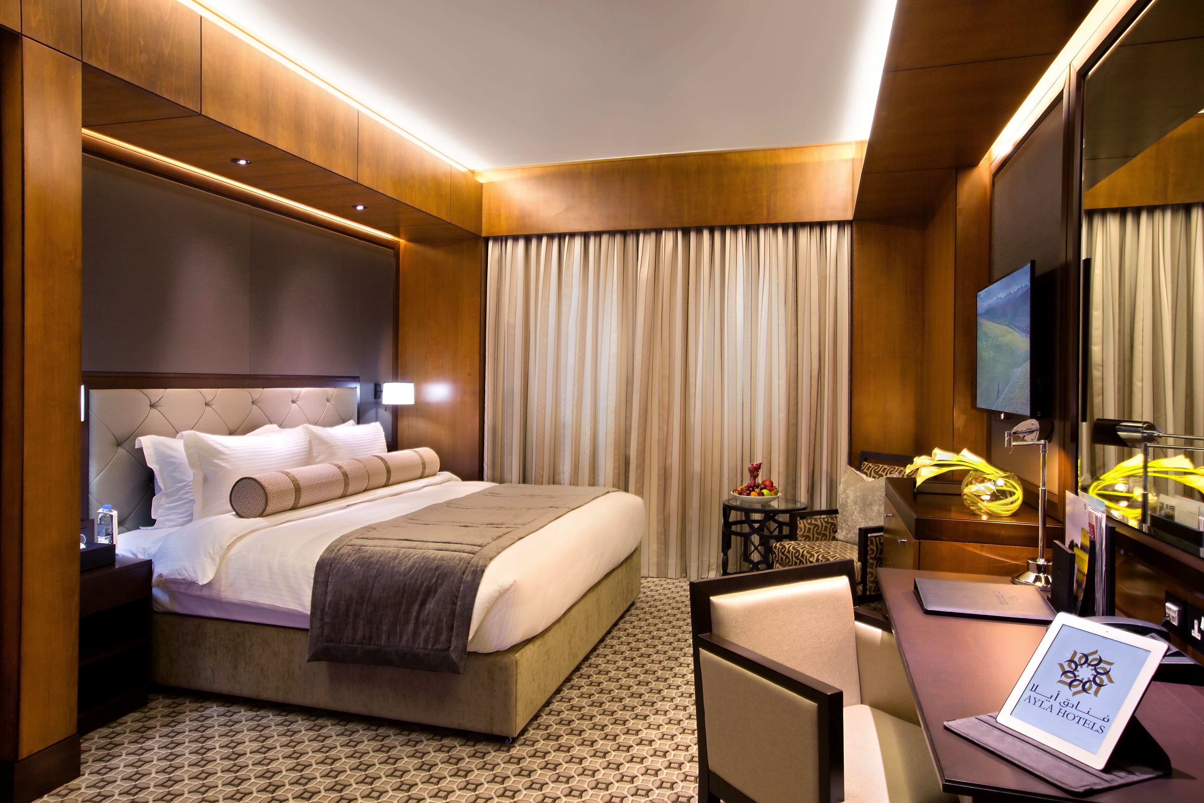 Premium bedding, in-room safe, desk, laptop workspace