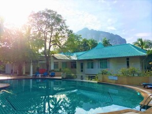 Pool - Wake Up Aonang Hotel (Krabi)