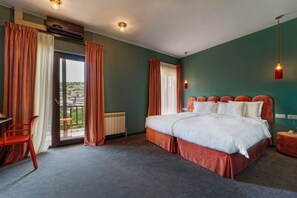 Junior Studio Suite, River View | Premium bedding, minibar, in-room safe, individually decorated - Margot Old Tbilisi (Tbilisi)