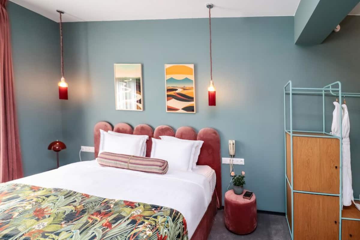 Kamar Double atau Twin Superior, pemandangan kebun | Seprai premium, minibar, brankas, dan didekorasi berbeda-beda