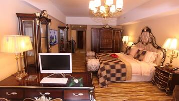 Minibar, in-room safe, desk, blackout drapes