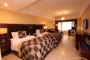 Quarto duplo luxo | Frigobar, cofres nos quartos, escrivaninha, cortinas blackout