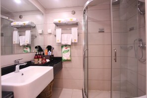 Executive King Room  | Bathroom - Chengdu Longhu Haibin Hotel (Chengdu)