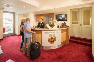 Check-in/check-out kiosk