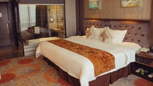 Deluxe Room(Mainland Chinese Citizen Only) | Minibar, in-room safe, desk, blackout curtains - Xiamen Wanjia International Hotel (Xiamen)