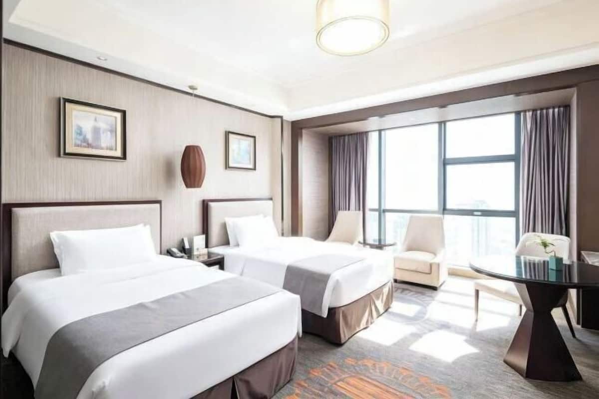Minibar, in-room safe, desk, blackout drapes