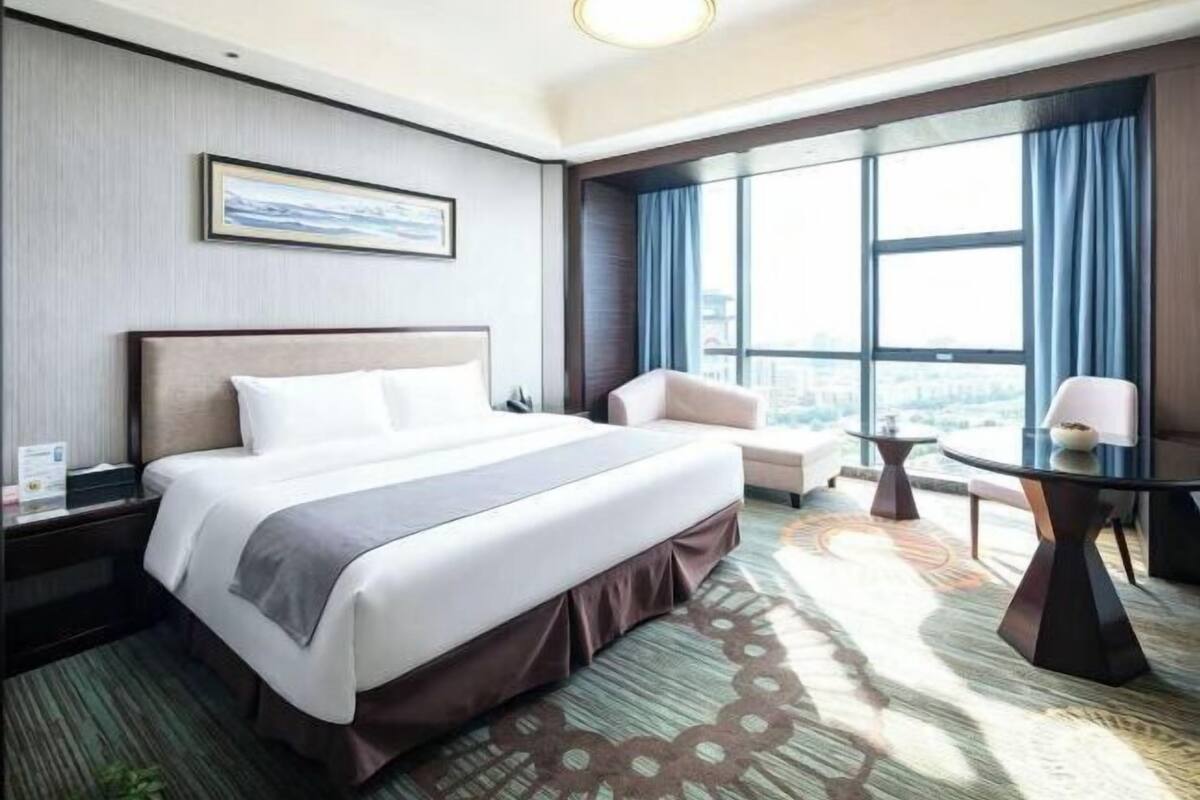 Minibar, in-room safe, desk, blackout curtains