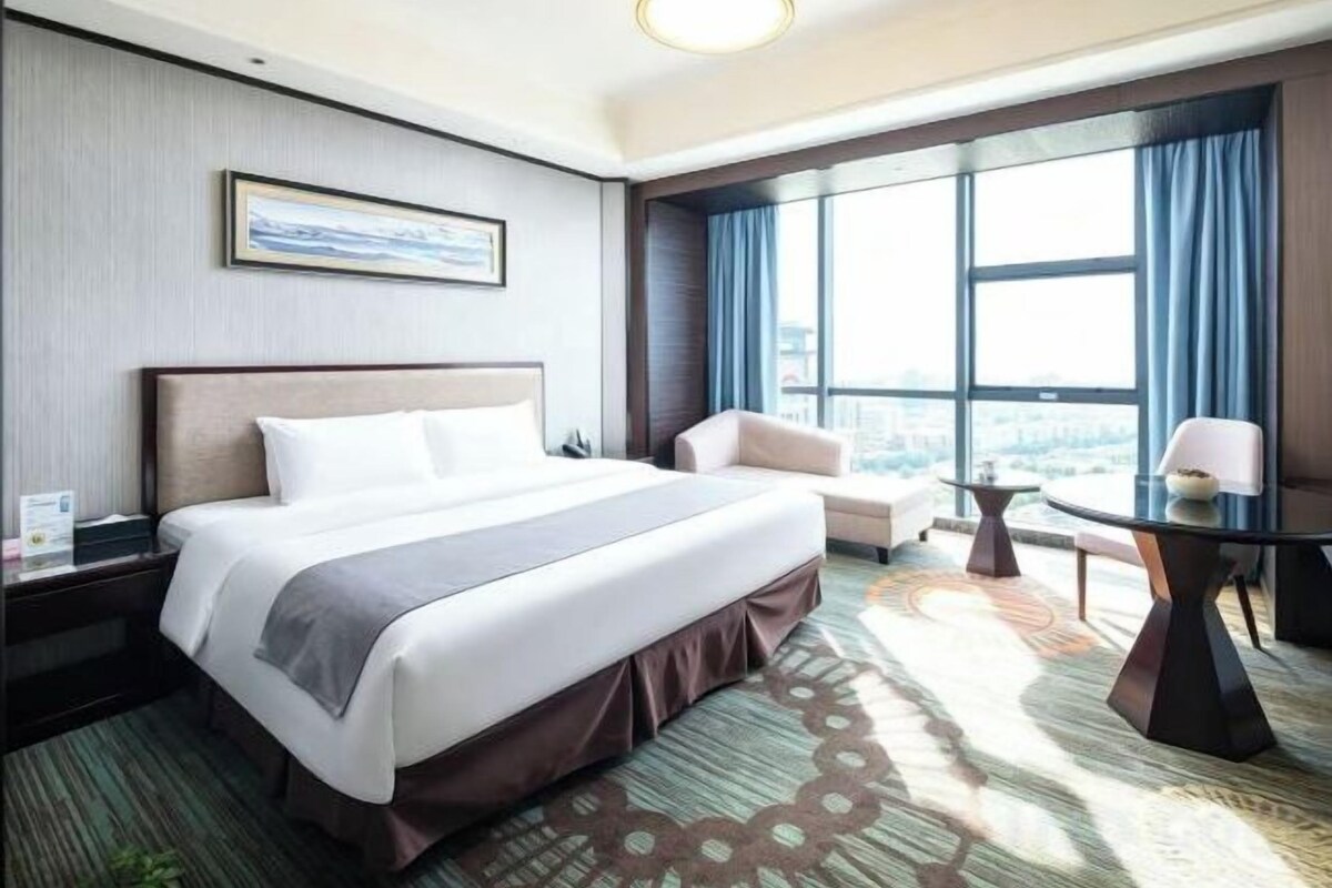 Executive Queen Room