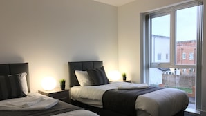 House, 2 Bedrooms - Carbis Home (Manchester)
