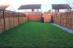 House, 2 Bedrooms | 1 bedroom, desk, iron/ironing board, free WiFi