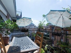 经典双人房, 独立浴室 (Rione Monti) | 阳台景观