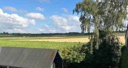 The Horseshoe and Castle