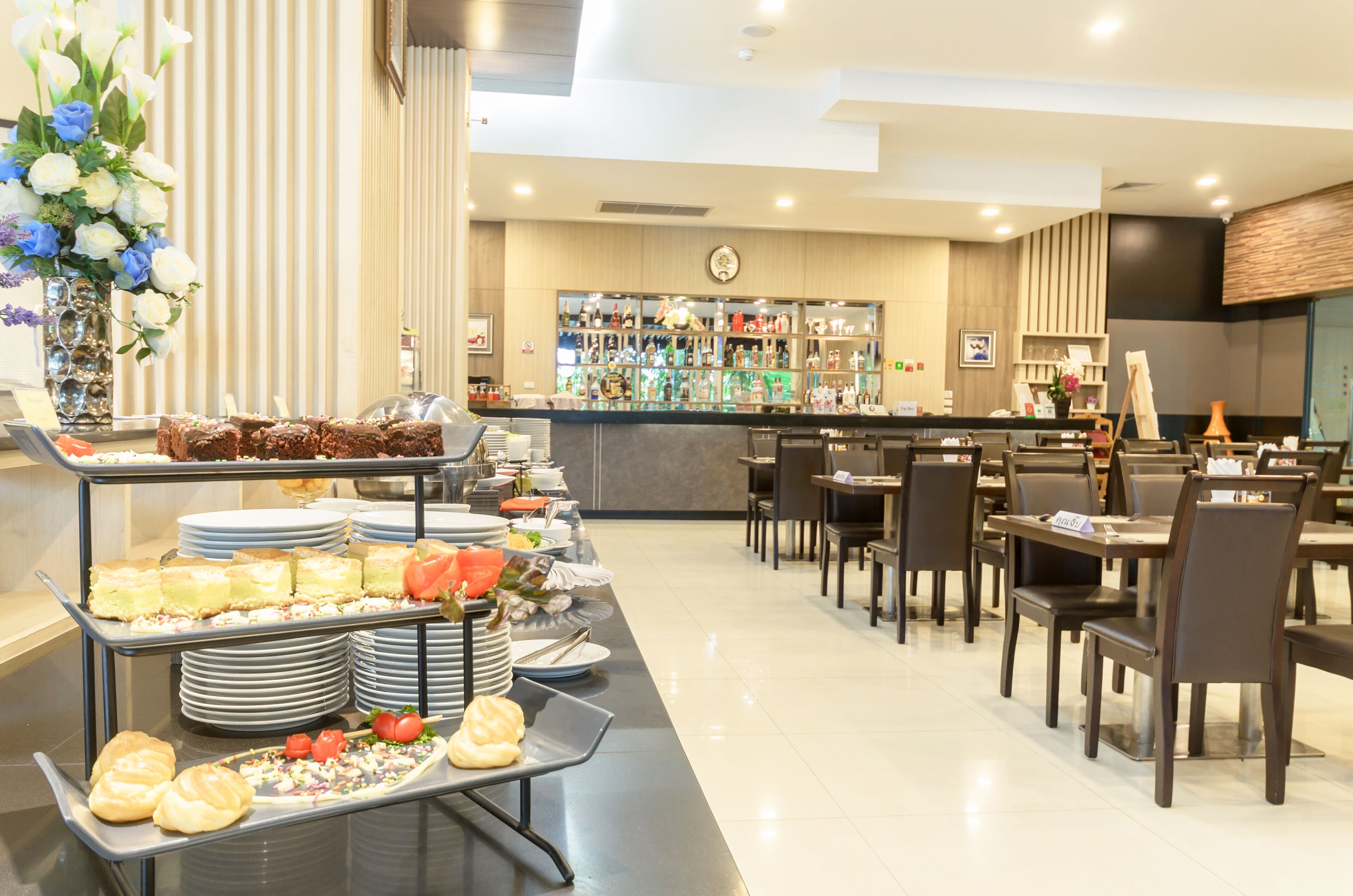daily buffet breakfast (thb 250 per person)