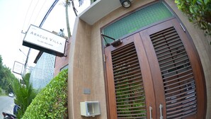 施設の正面