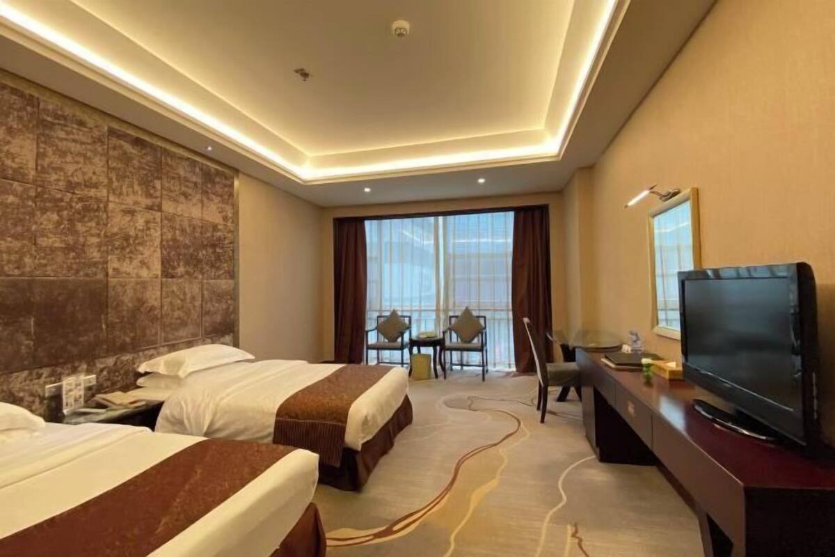 Minibar, in-room safe, desk, blackout curtains