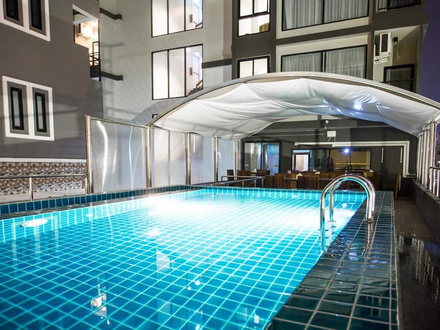 Kolam renang terbuka