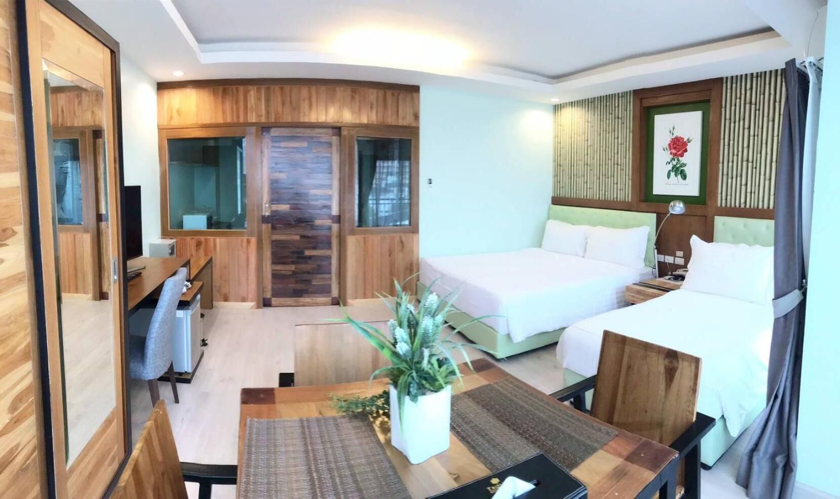 Rollaway beds, free WiFi