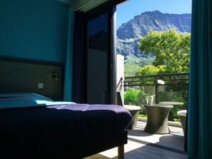 Double Room, Private Bathroom | 1 bedroom, premium bedding, minibar, soundproofing