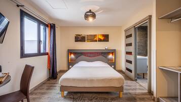 Superior Double Room, Private Bathroom, Mountain View | Premium bedding, minibar, soundproofing, free WiFi