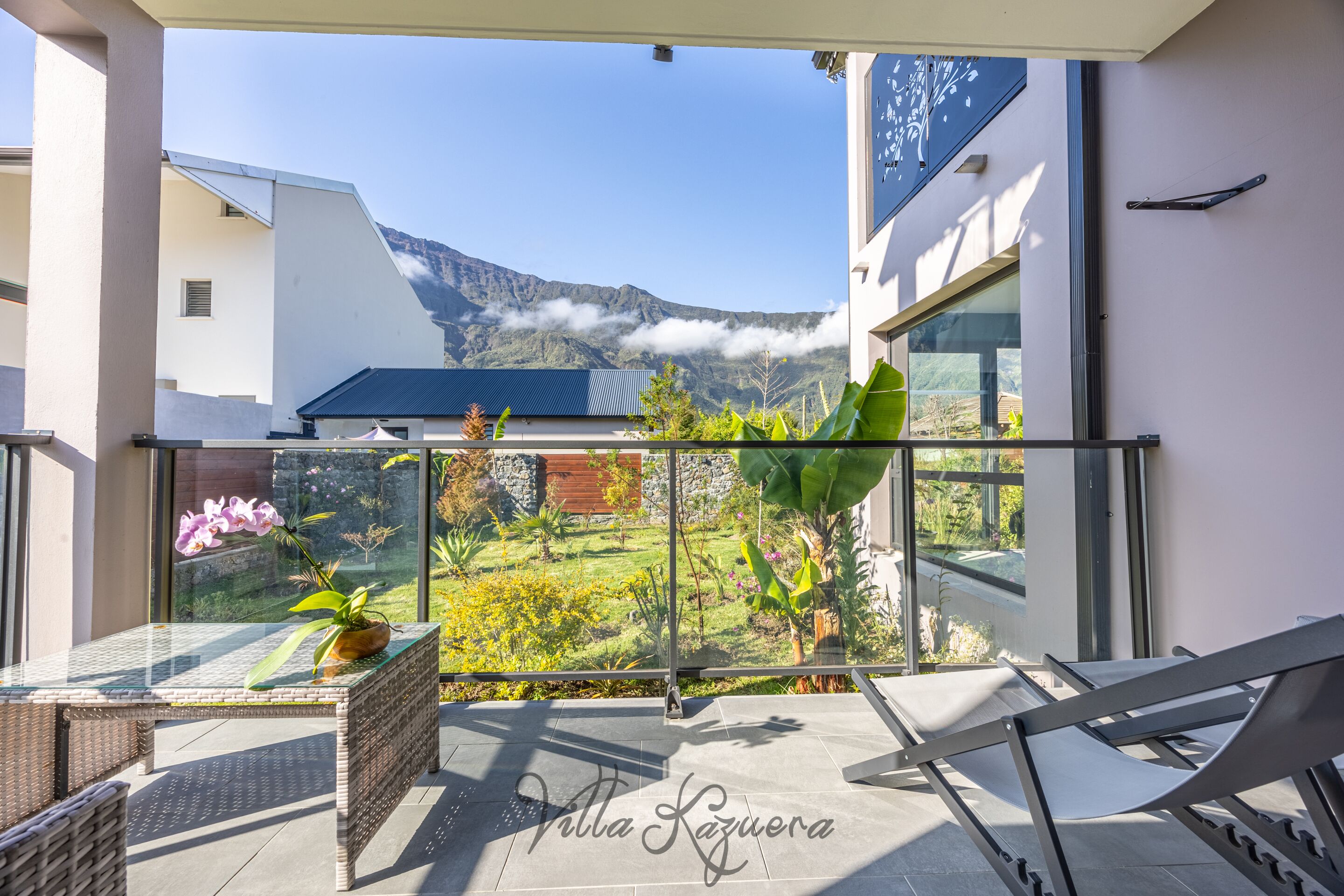 Chambre Double Supérieure, salle de bains attenante | Vue depuis le balcon