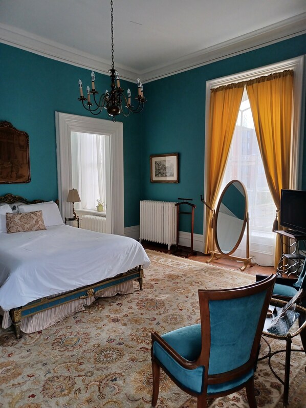 Room, 1 Queen Bed | Individually decorated, individually furnished, desk, iron/ironing board - Ragland Mansion Bed & Breakfast (Petersburg)