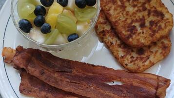 Free daily cooked-to-order breakfast
