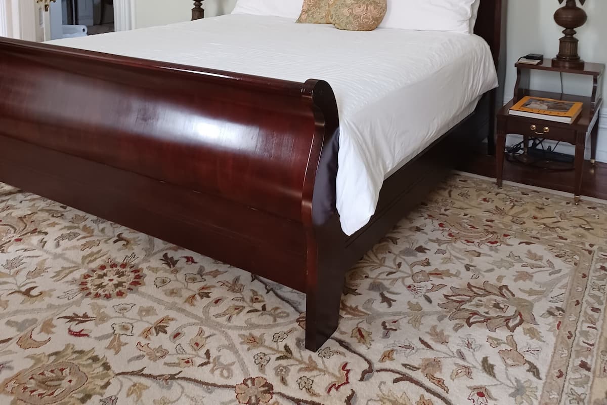 Suite, 1 kingsize bed | Individueel gedecoreerd, individueel gemeubileerd, een bureau