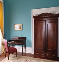 Decoración personalizada, muebles diferentes y escritorio 