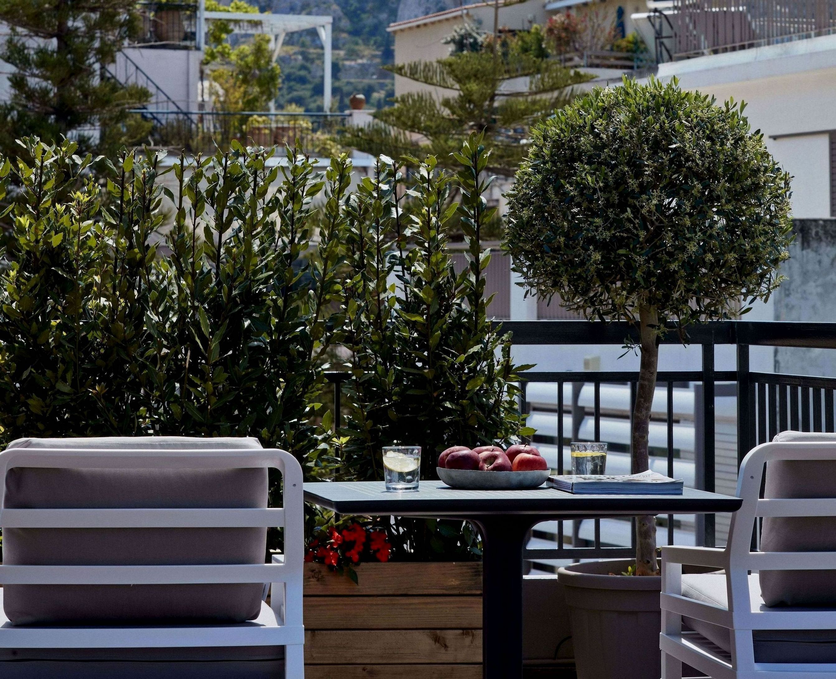 Superior Room, Terrace | Minibar, in-room safe, individually decorated, individually furnished