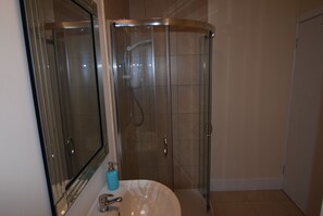 Superior Apartment, 2 Bedrooms | Bathroom