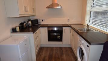 Superior Apartment, 2 Bedrooms | Private kitchen