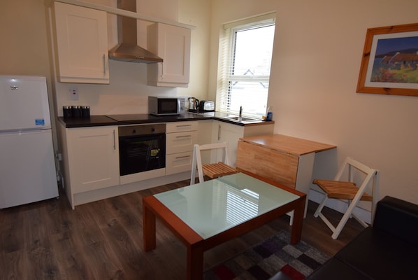 Family Apartment, 2 Bedrooms | Private kitchenette