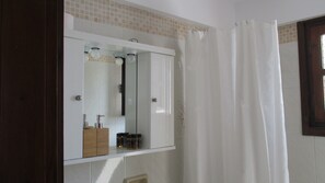 Classic Studio | Bathroom - Kosta's House (Chania)