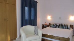 Family Apartment, 2 Bedrooms (No 4) - Kosta's House (Chania)