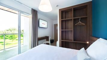 Chambre Double | Bureau, chambres insonorisées, lits bébé (gratuits), Wi-Fi gratuit