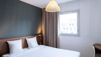 Bureau, chambres insonorisées, lits bébé (gratuits), Wi-Fi gratuit