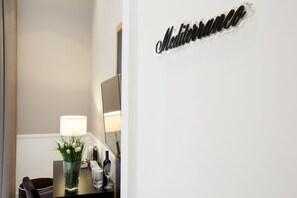 Chambre Double Standard (Private External Bathroom)