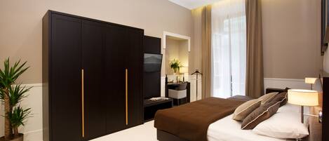 Minibar, in-room safe, desk, soundproofing