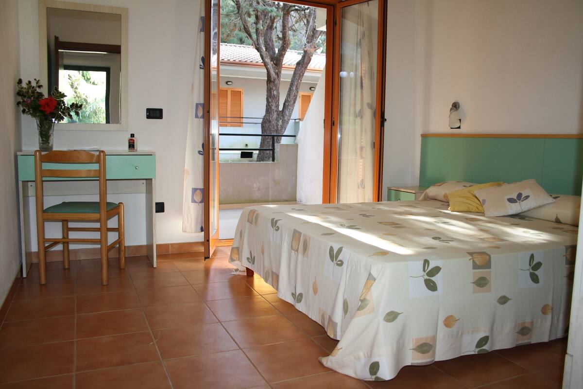 Appartamento, terrazzo (4 pax) | Culle/letti per bambini (a pagamento), Wi-Fi gratuito