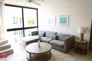 Deluxe Penthouse, 2 Bedrooms, Garden Area | Living room | Flat-screen TV - Anah Suites PH by Ocean Front (Playa del Carmen)