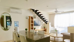 Deluxe Penthouse, 2 Bedrooms, Garden Area | In-room dining - Anah Suites PH by Ocean Front (Playa del Carmen)
