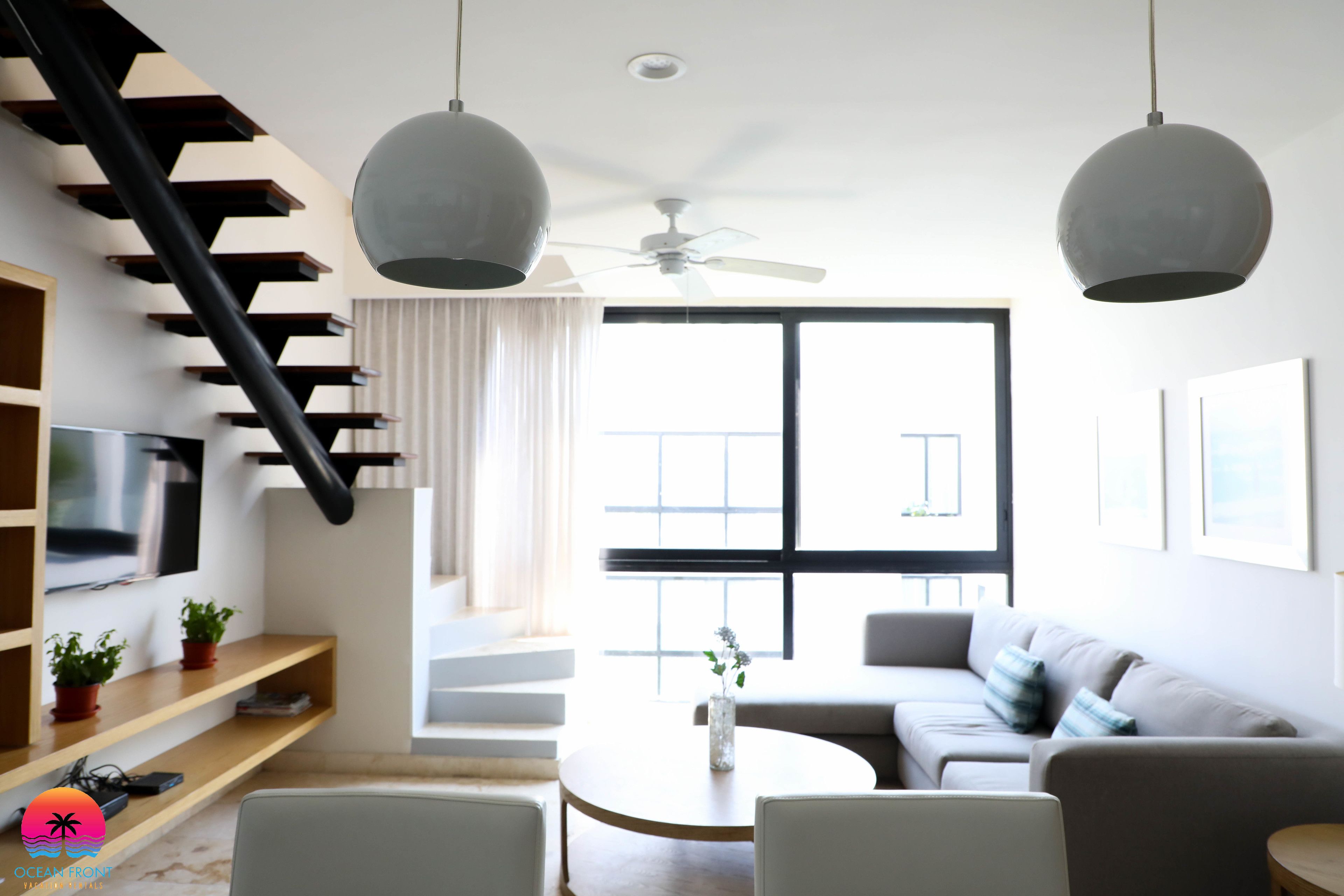 Penthouse Deluxe, 2 habitaciones, en el área del jardín | Sala de estar | Televisión de pantalla plana 